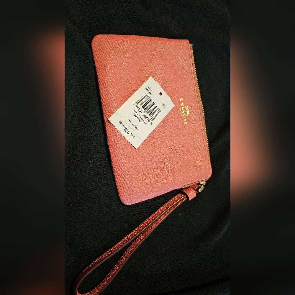 Coach Corner Zip Wristlet Pink